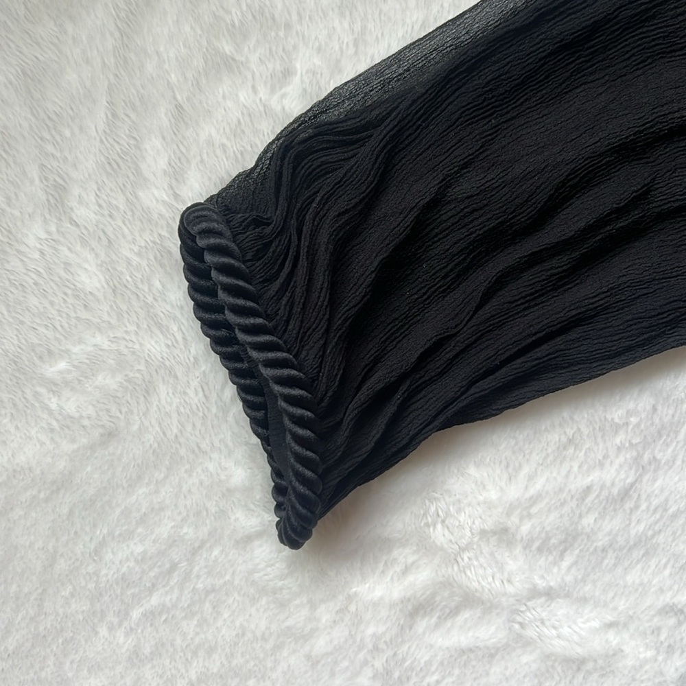 Diane Von Furstenberg black silk flowy blouse - Picture 5 of 7